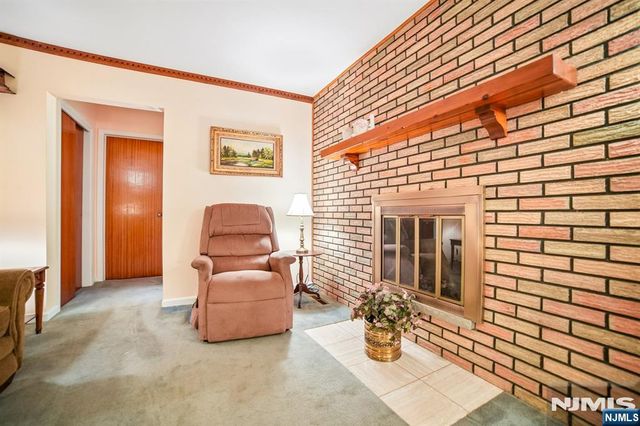 29 Gabriel Way, Twp Of Washington, NJ 07676