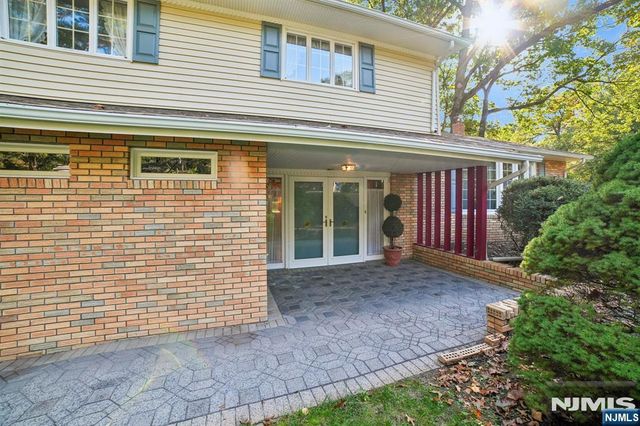 29 Gabriel Way, Twp Of Washington, NJ 07676