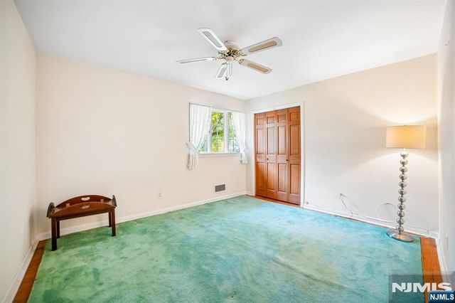 29 Gabriel Way, Twp Of Washington, NJ 07676