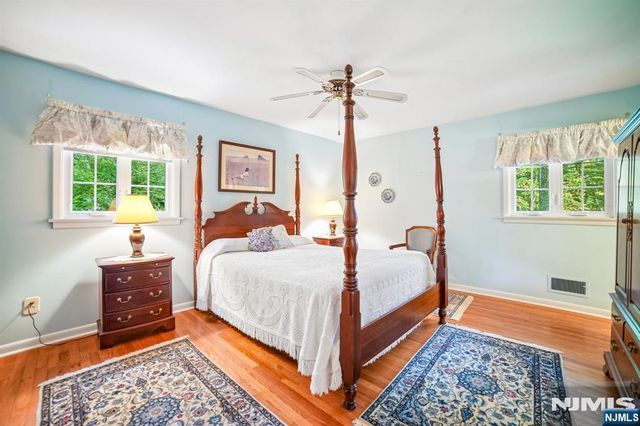 29 Gabriel Way, Twp Of Washington, NJ 07676