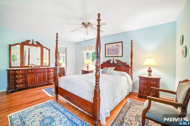 29 Gabriel Way, Twp Of Washington, NJ 07676