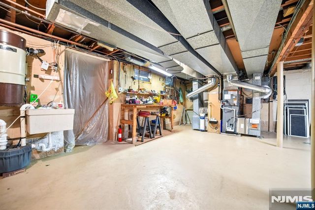 29 Gabriel Way, Twp Of Washington, NJ 07676