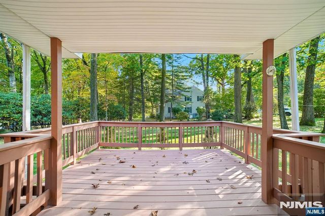 29 Gabriel Way, Twp Of Washington, NJ 07676