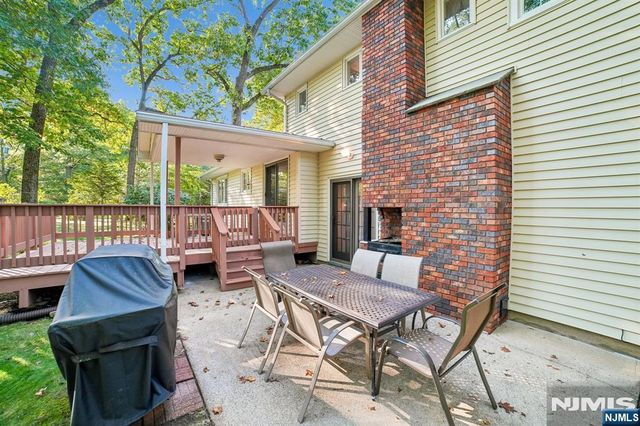 29 Gabriel Way, Twp Of Washington, NJ 07676