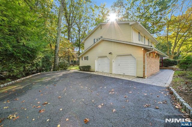 29 Gabriel Way, Twp Of Washington, NJ 07676