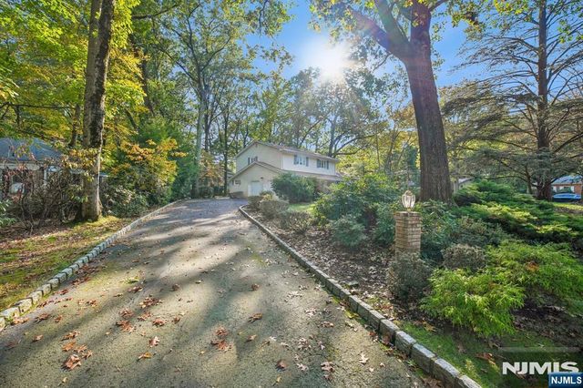 29 Gabriel Way, Twp Of Washington, NJ 07676