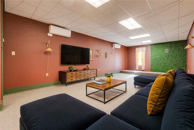 807 Ligonier St, Latrobe, PA 15650