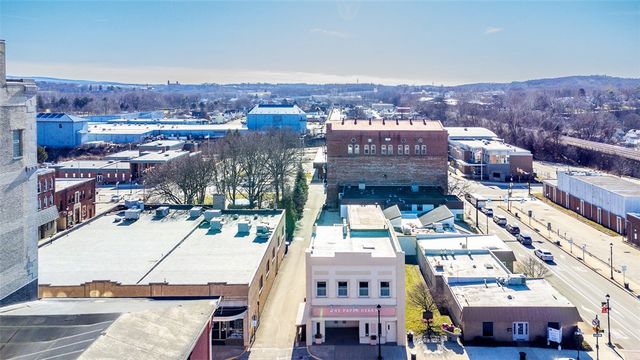 807 Ligonier St, Latrobe, PA 15650