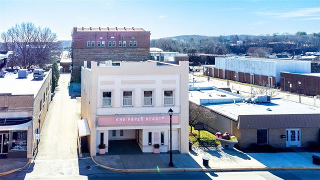 807 Ligonier St, Latrobe, PA 15650