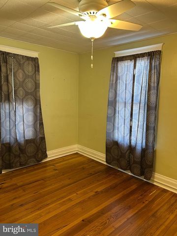 2712 BOAS ST, Harrisburg, PA 17103