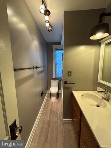 2712 BOAS ST, Harrisburg, PA 17103