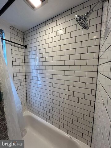 2712 BOAS ST, Harrisburg, PA 17103