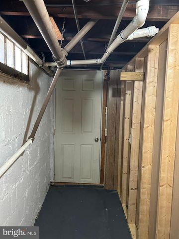 2712 BOAS ST, Harrisburg, PA 17103