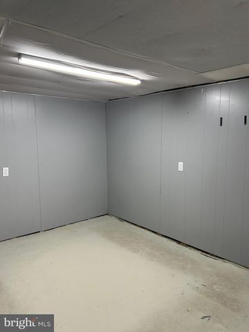 2712 BOAS ST, Harrisburg, PA 17103