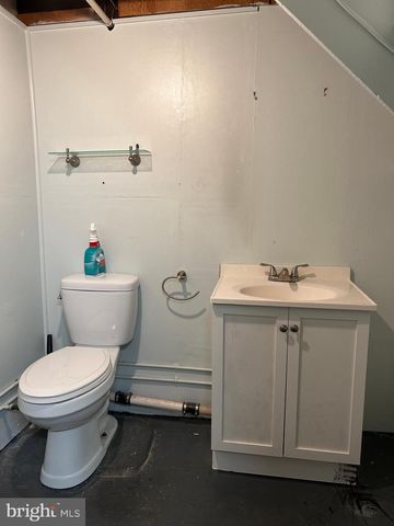 2712 BOAS ST, Harrisburg, PA 17103