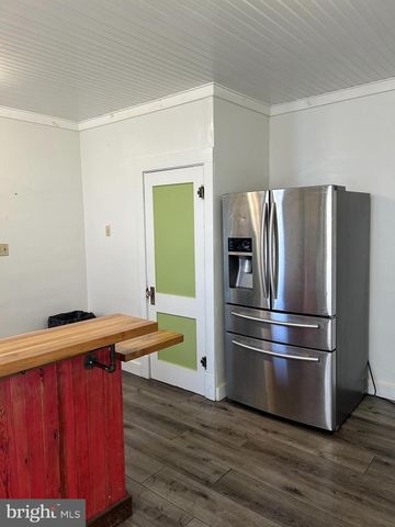 2712 BOAS ST, Harrisburg, PA 17103