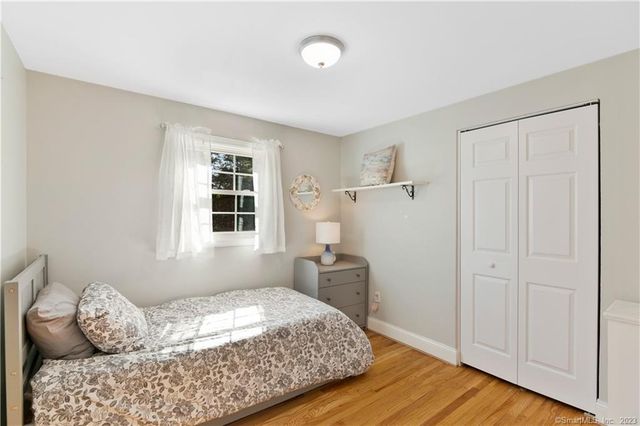 10 London Court, Old Saybrook, CT 06475