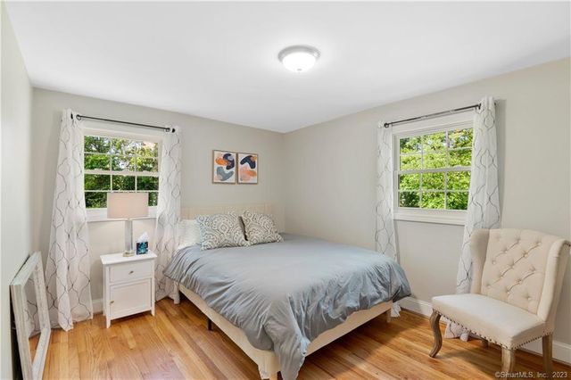 10 London Court, Old Saybrook, CT 06475