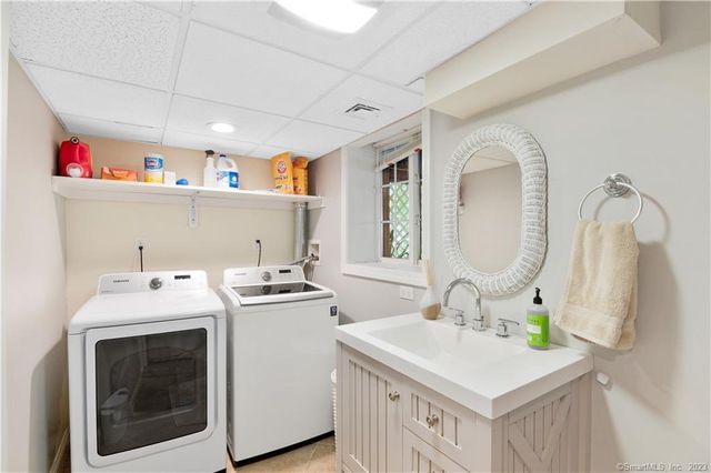 10 London Court, Old Saybrook, CT 06475