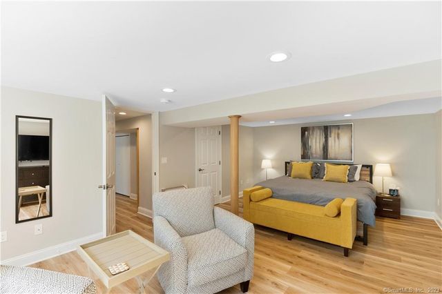 10 London Court, Old Saybrook, CT 06475