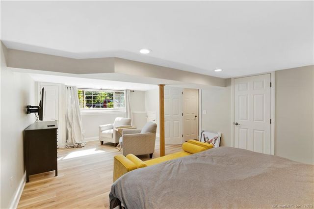 10 London Court, Old Saybrook, CT 06475