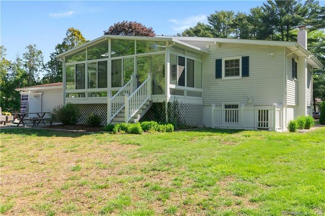 10 London Court, Old Saybrook, CT 06475