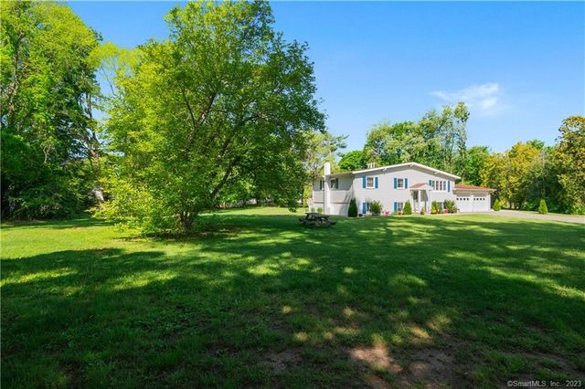 10 London Court, Old Saybrook, CT 06475