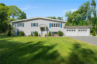 10 London Court, Old Saybrook, CT 06475