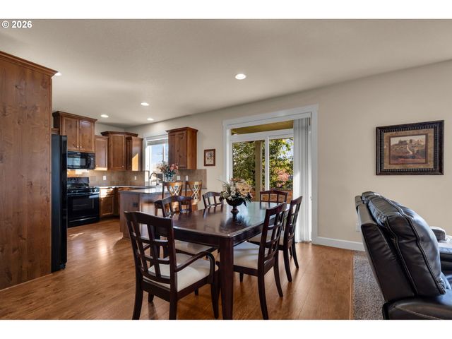 1849 WILLOW St, Woodland, WA 98674
