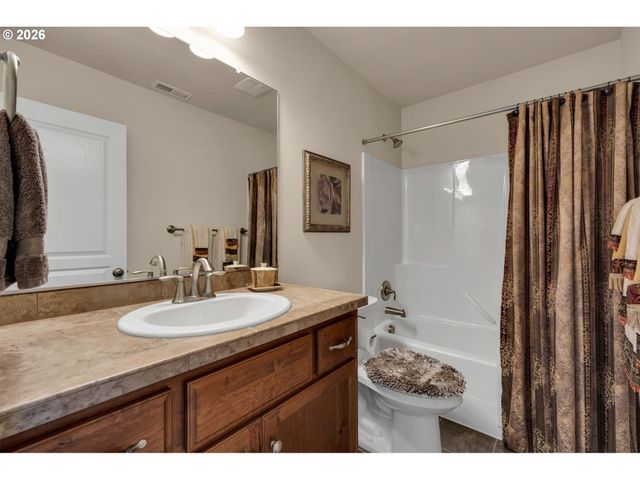 1849 WILLOW St, Woodland, WA 98674
