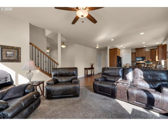 1849 WILLOW St, Woodland, WA 98674