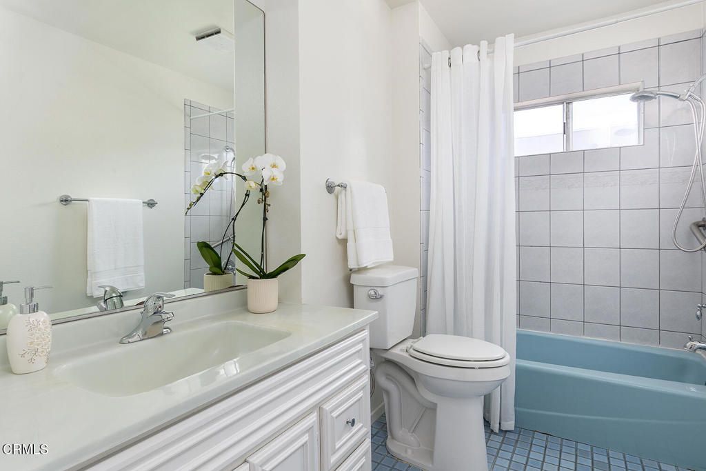 Image 18 of property listing at 608 Pioneer Drive, Glendale, CA 91203