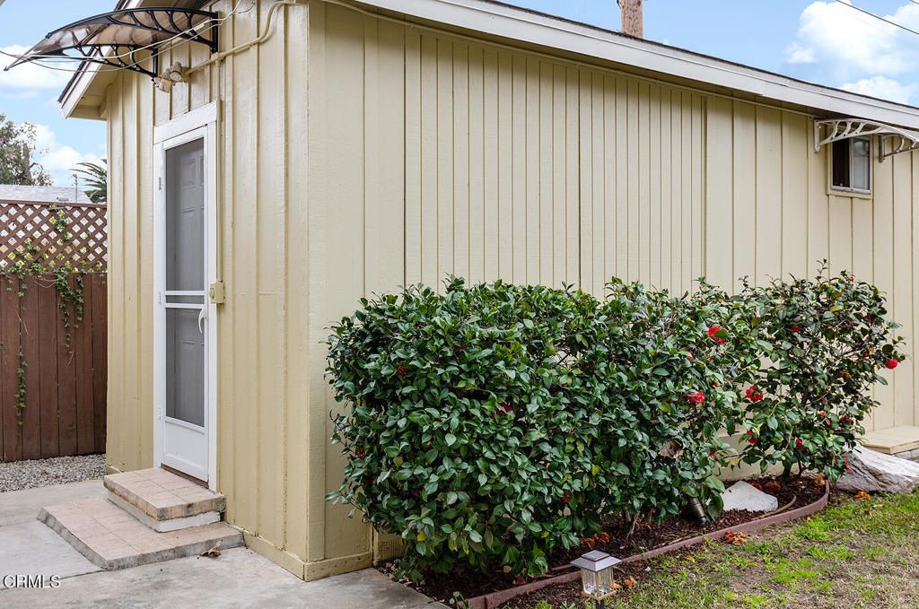 Image 24 of property listing at 608 Pioneer Drive, Glendale, CA 91203