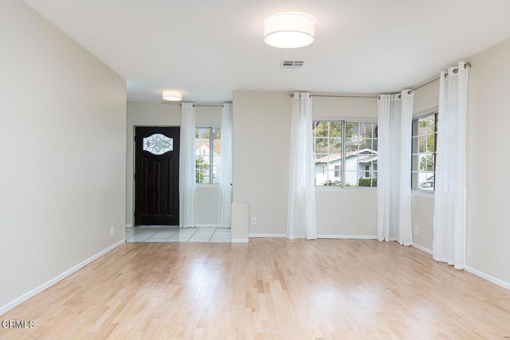 Image 6 of property listing at 608 Pioneer Drive, Glendale, CA 91203