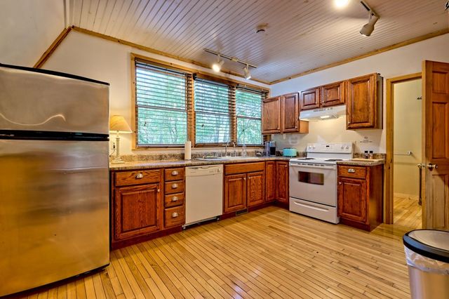 3147 Old Hwy 64w, Warne, NC 28909