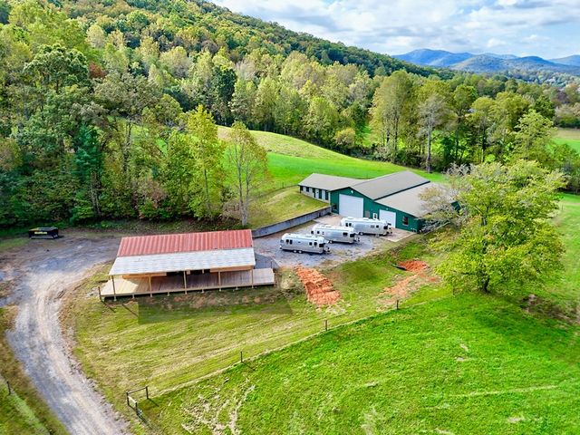 3147 Old Hwy 64w, Warne, NC 28909