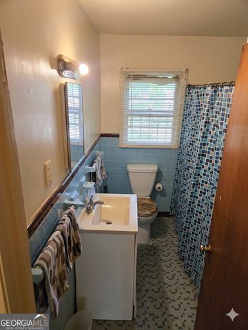 250 W Lake Avenue NW, Atlanta, GA 30314