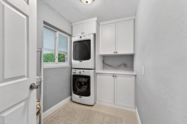 1581 SE 4th Court, Deerfield Beach, FL 33441