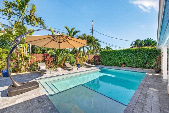 1581 SE 4th Court, Deerfield Beach, FL 33441