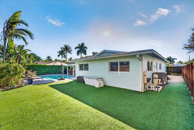 1581 SE 4th Court, Deerfield Beach, FL 33441