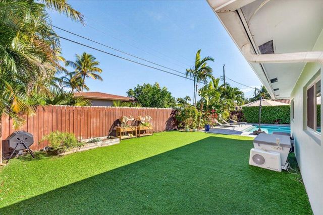 1581 SE 4th Court, Deerfield Beach, FL 33441