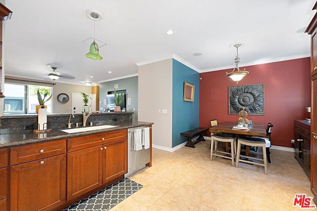 8172 Manitoba Street 4, Playa Del Rey, CA 90293