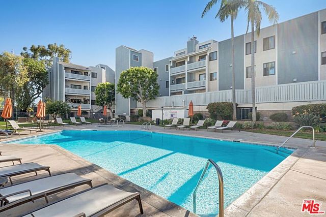 8172 Manitoba Street 4, Playa Del Rey, CA 90293