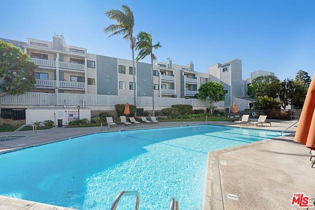 8172 Manitoba Street 4, Playa Del Rey, CA 90293