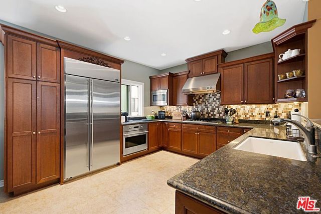 8172 Manitoba Street 4, Playa Del Rey, CA 90293