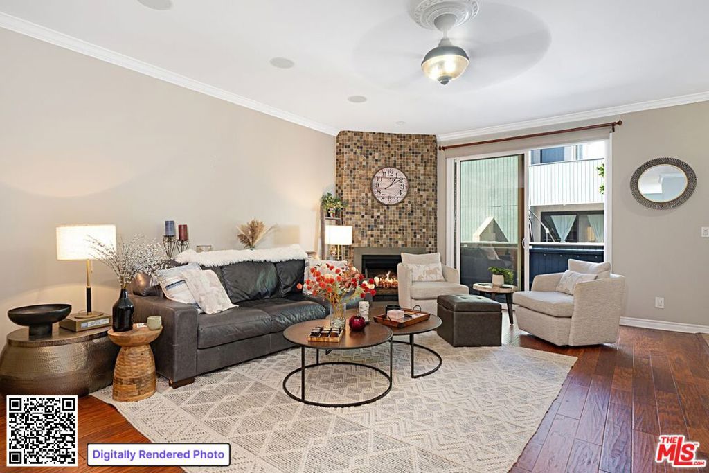 Image 5 of property listing at 8172 Manitoba Street 4, Playa Del Rey, CA 90293