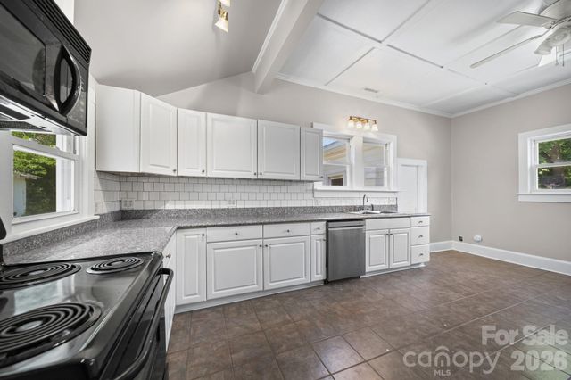 204 S East Avenue, Kannapolis, NC 28083