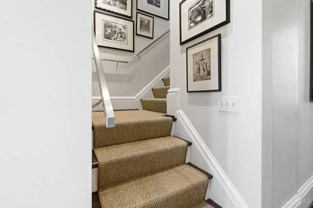 548 Liberty Hill, Cincinnati, OH 45202