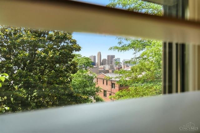 548 Liberty Hill, Cincinnati, OH 45202