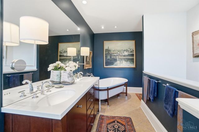 548 Liberty Hill, Cincinnati, OH 45202